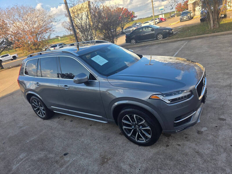 2016 Volvo XC90 T6 Momentum