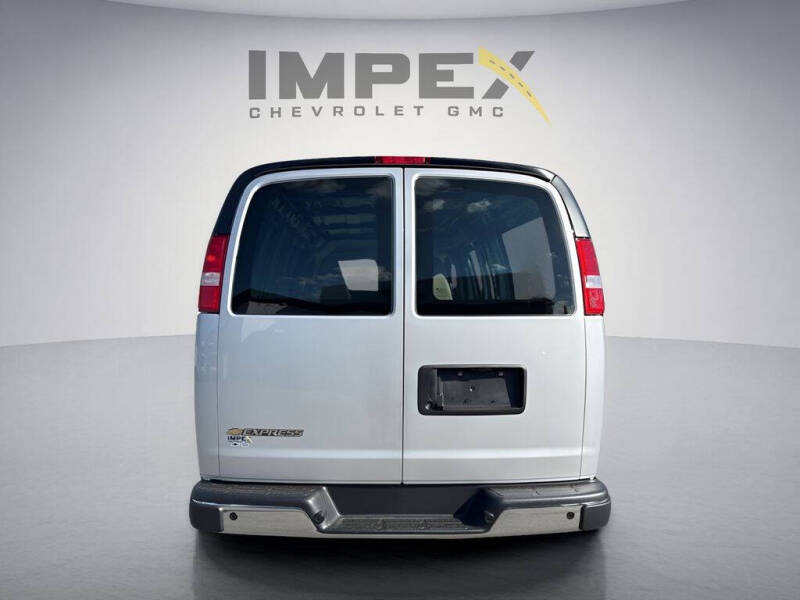 2026 Chevrolet Express 2500