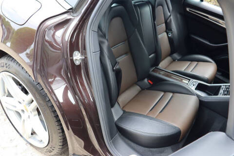 2018 Porsche Panamera 4