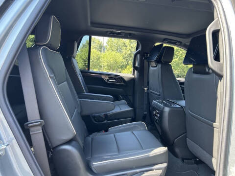 2025 GMC Yukon Elevation