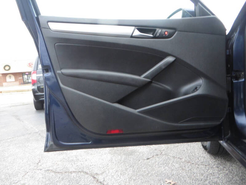 2015 Volkswagen Passat 1.8T Wolfsburg Edition