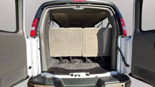 2025 Chevrolet Express LT 3500