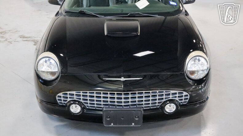 2002 Ford Thunderbird Deluxe