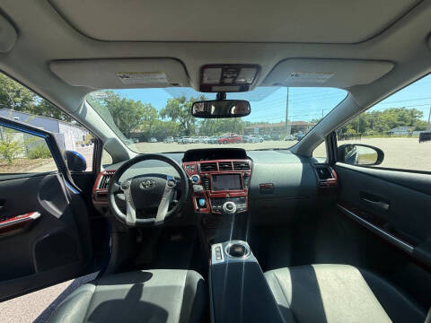 2014 Toyota Prius v Five