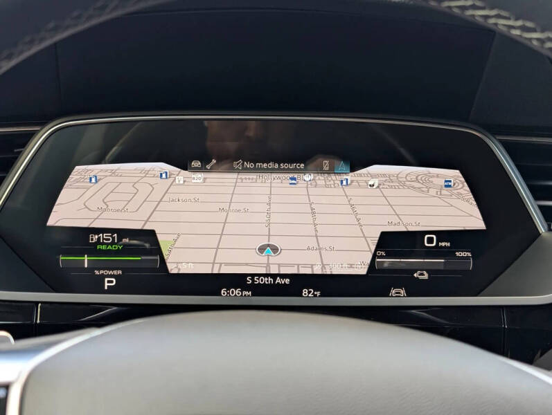 2021 Audi e-tron quattro Premium