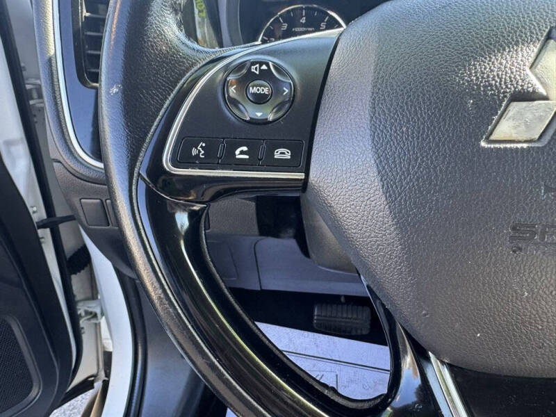 2017 Mitsubishi Outlander ES