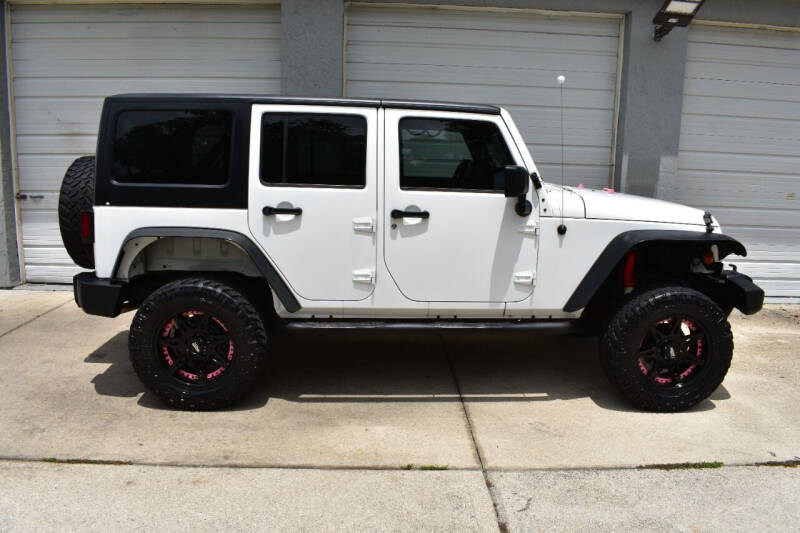 2014 Jeep Wrangler Unlimited null photo 24