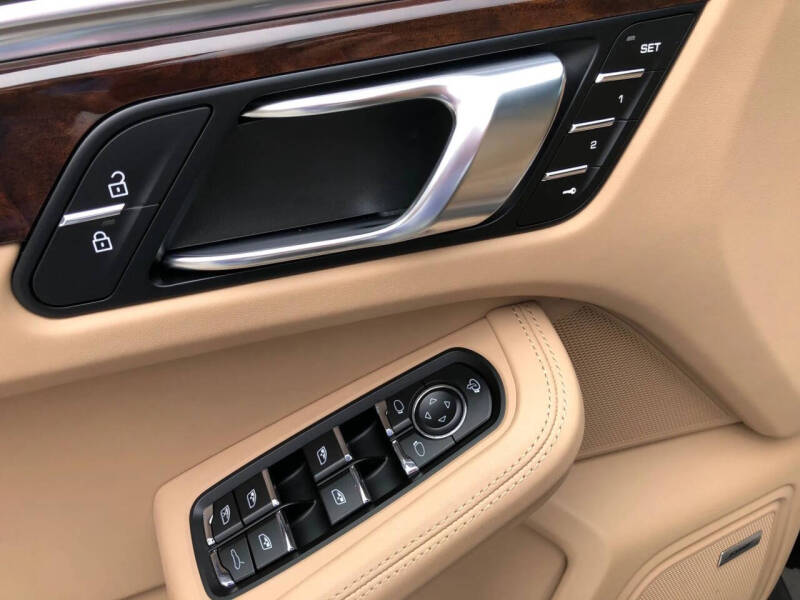 2022 Porsche Macan S