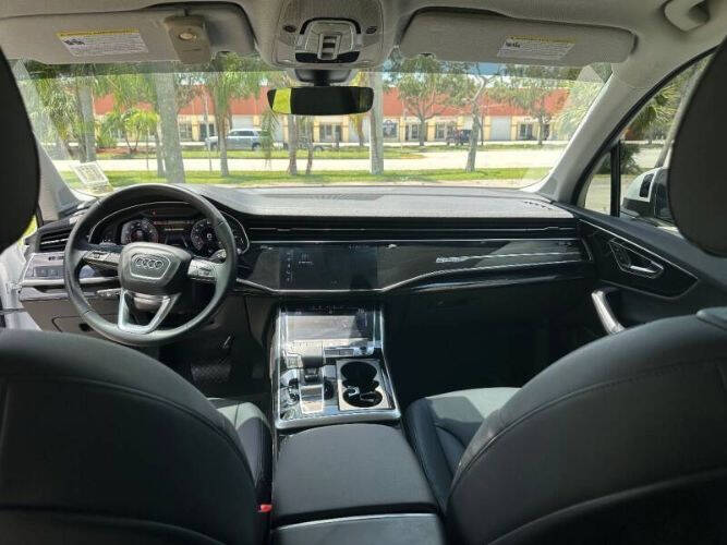 2023 Audi Q7 Premium Plus