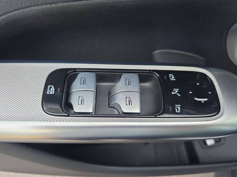 2025 Mercedes-Benz GLC GLC 300 4MATIC