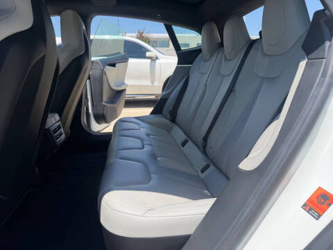 2016 Tesla Model S 90D