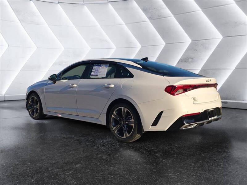 2022 Kia K5 EX