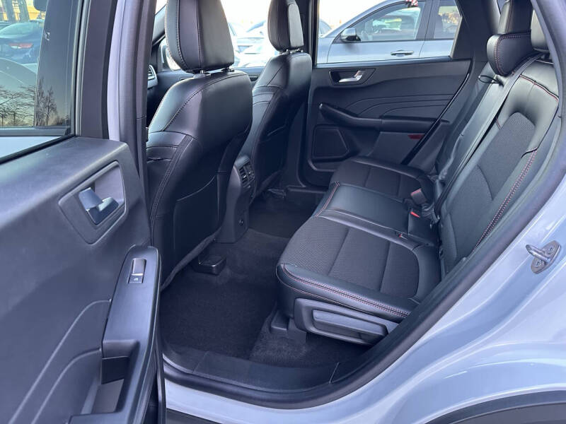 2025 Ford Escape ST-Line Select