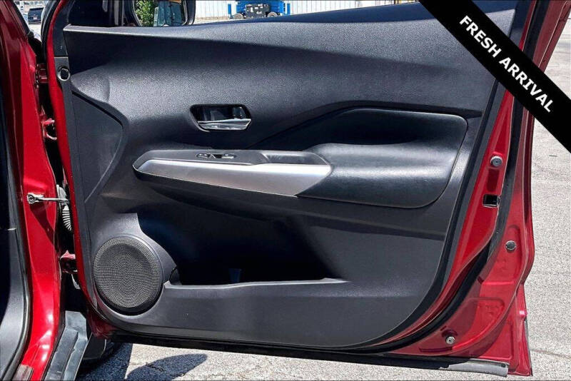 2020 Nissan Kicks SR