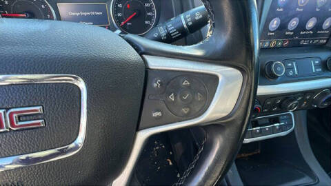 2023 GMC Acadia SLT