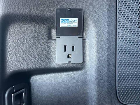 2025 Toyota Highlander Hybrid Platinum