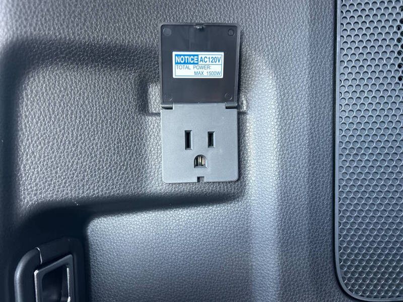 2025 Toyota Highlander Hybrid Platinum