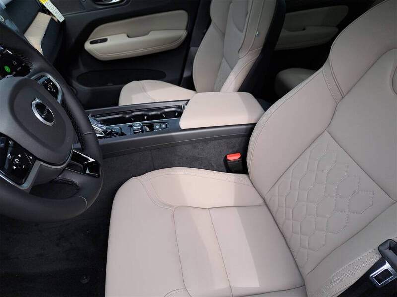 2026 Volvo XC60 B5 Core