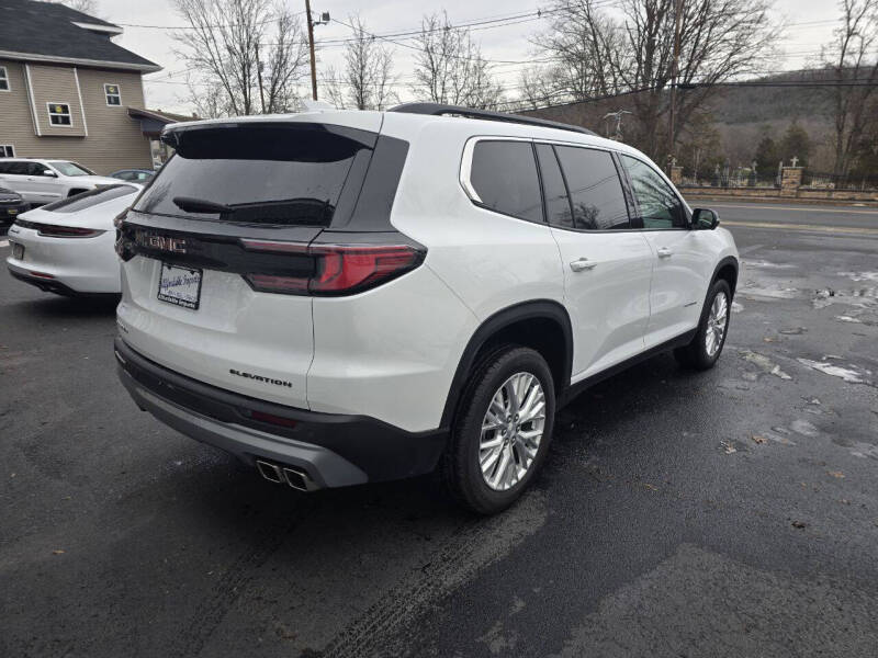 2024 GMC Acadia Elevation