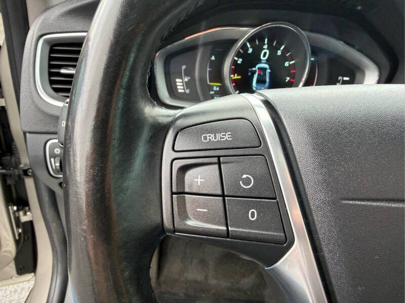 2015 Volvo S60 T5 Drive-E Platinum