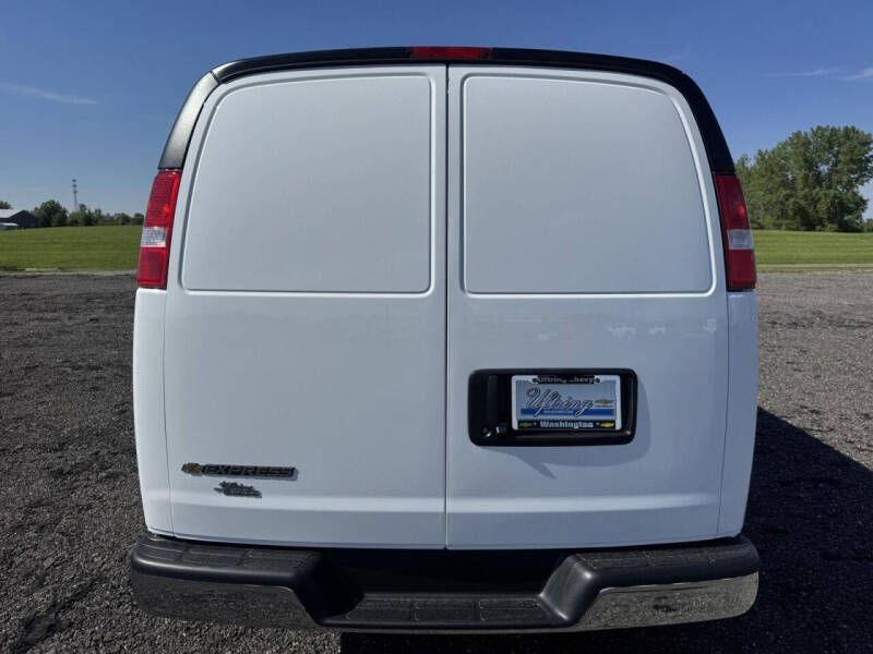 2026 Chevrolet Express 2500