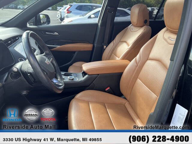 2021 Cadillac XT4 Premium Luxury