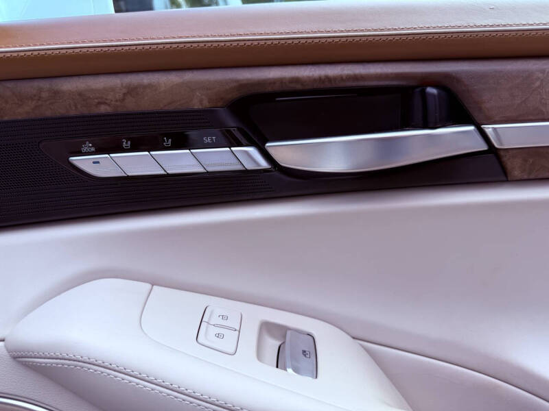 2020 Genesis G90 5.0 Ultimate