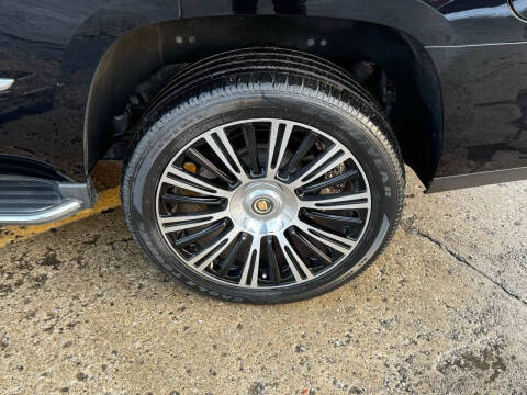 2016 Cadillac Escalade Luxury Collection