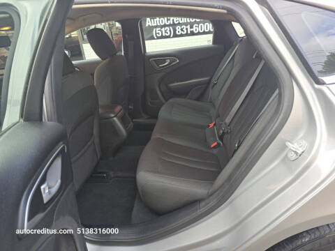 2017 Chrysler 200 LX