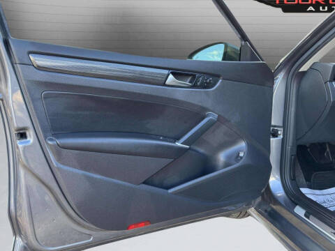 2020 Volkswagen Passat R-Line