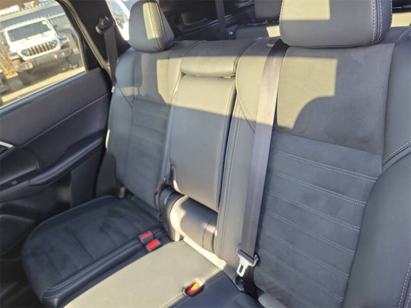 2024 Mitsubishi Outlander SE