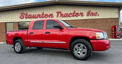 2006 Dodge Dakota for sale at STAUNTON TRACTOR INC in Staunton VA