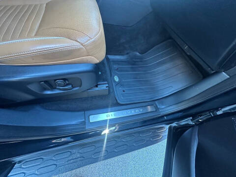 2017 Land Rover Discovery First Edition