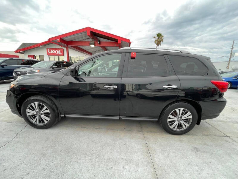 2019 Nissan Pathfinder SL
