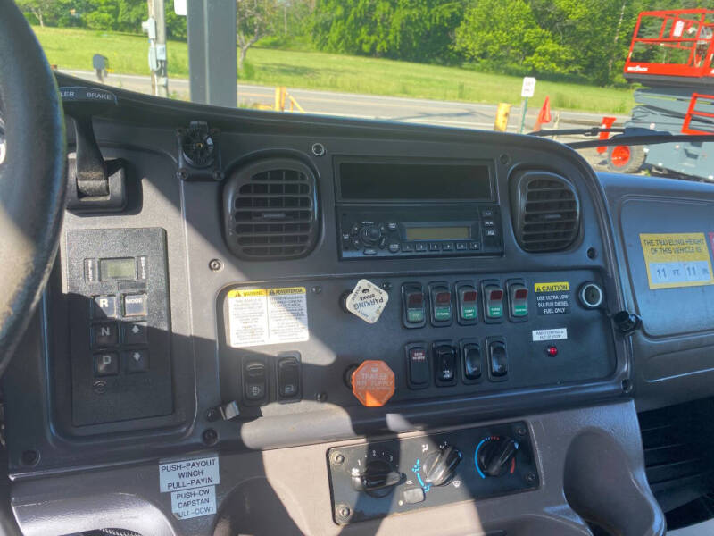 2009 Freightliner M2 106
