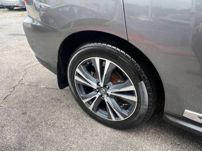 2017 Nissan Pathfinder Platinum