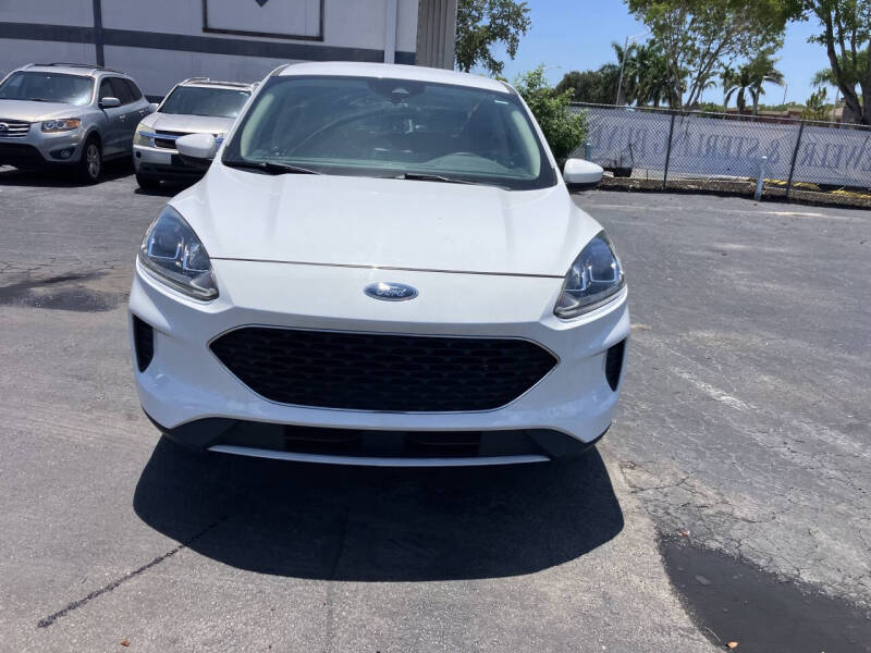 2020 Ford Escape SE