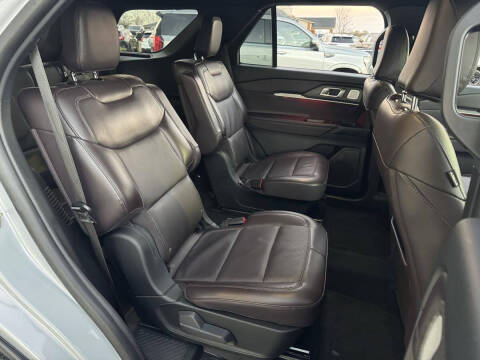 2025 Ford Explorer Platinum