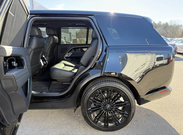 2024 Land Rover Range Rover P400 SE LWB