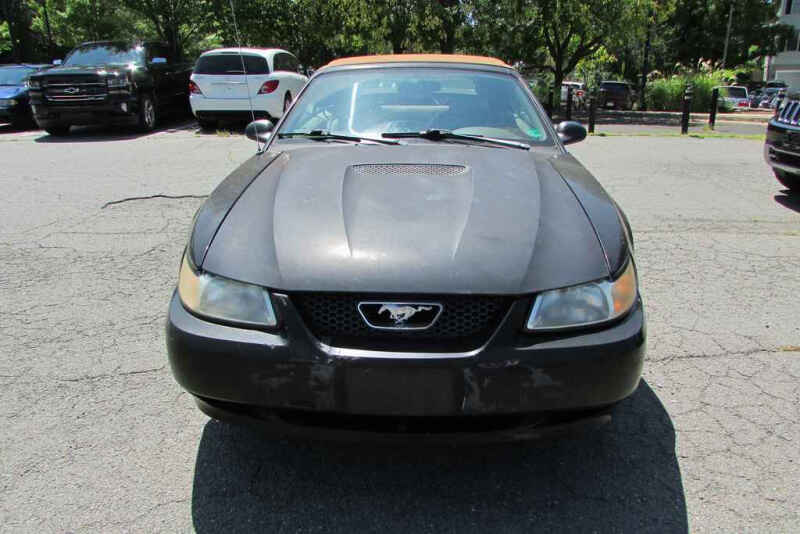 2000 Ford Mustang