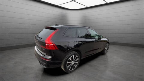 2023 Volvo XC60 B5 Plus Dark Theme