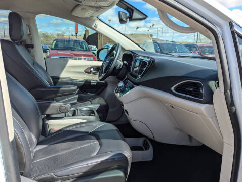 2020 Chrysler Voyager LXi