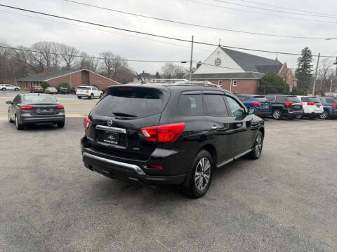 2017 Nissan Pathfinder SV