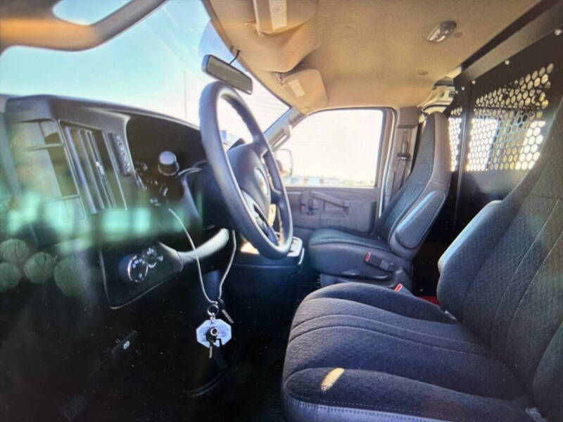 2024 Chevrolet Express 2500