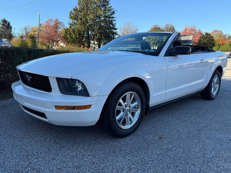 2006 Ford Mustang V6 Deluxe