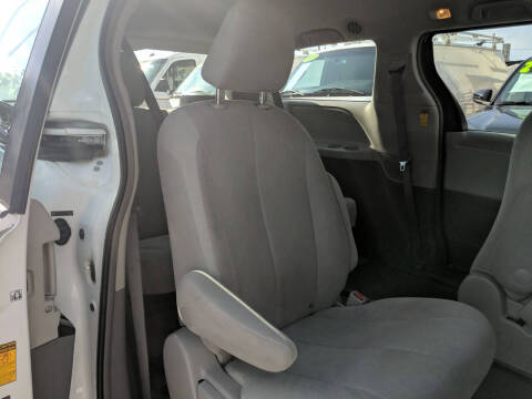 2014 Toyota Sienna L 7-Passenger