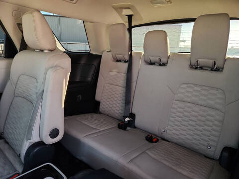 2022 Nissan Pathfinder SV