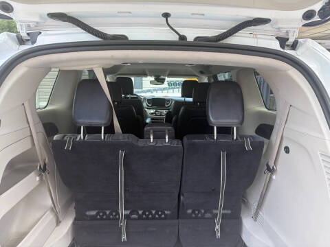 2022 Chrysler Pacifica Touring L