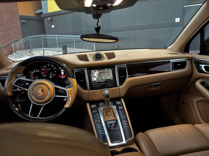 2015 Porsche Macan Turbo