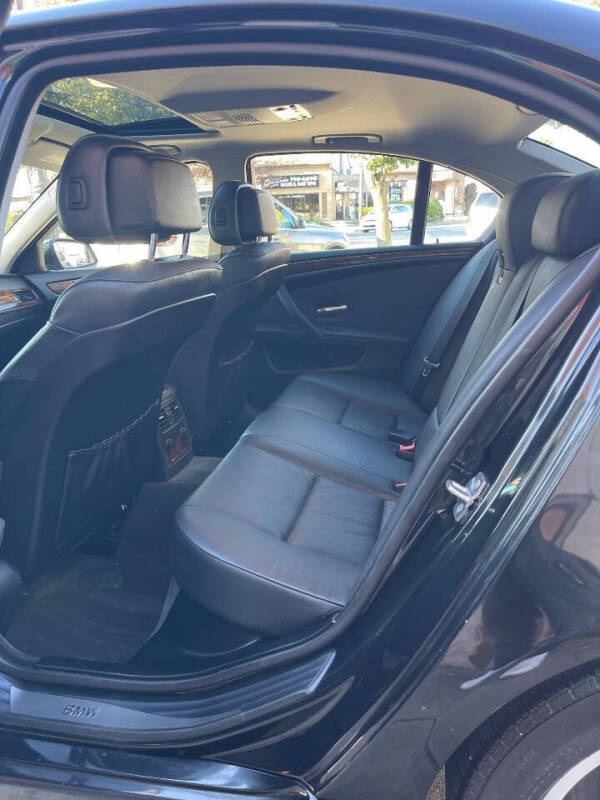 2010 BMW 5 Series 528i